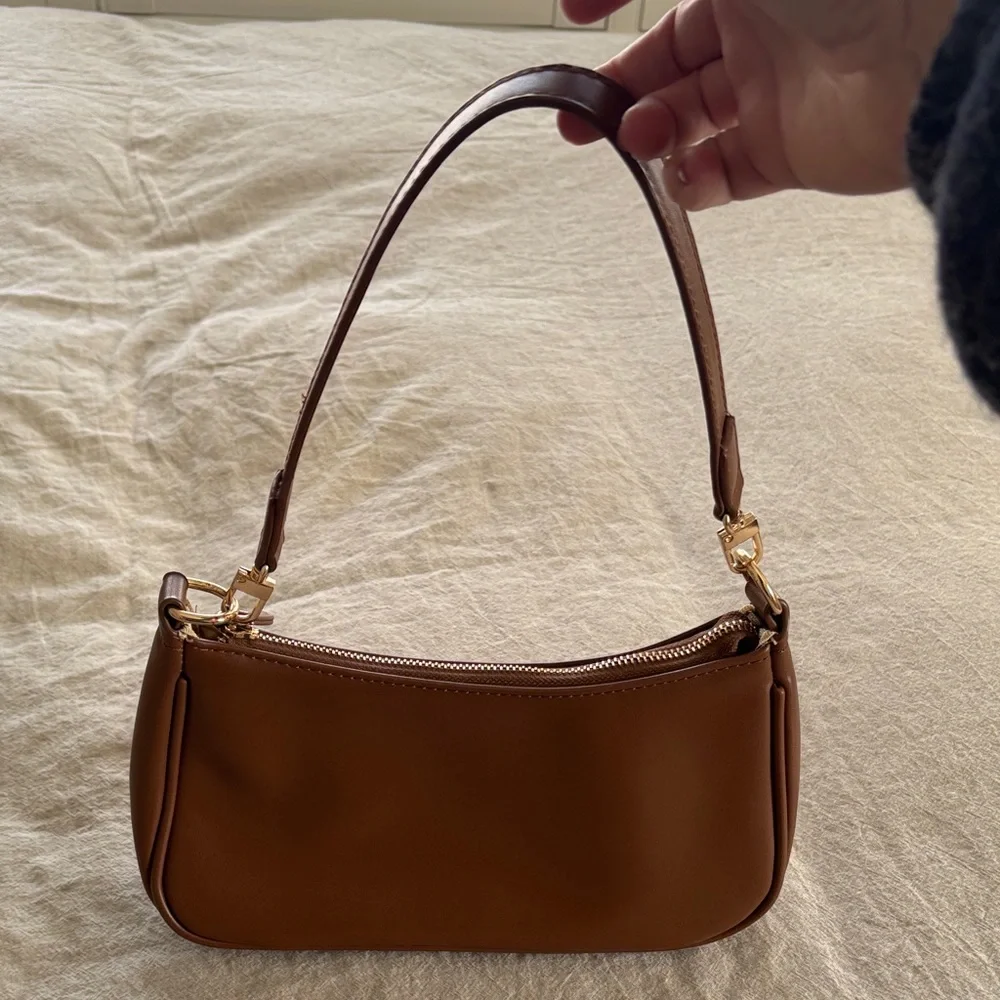 Classic Women's Handbag Set - Picture 8 of 16